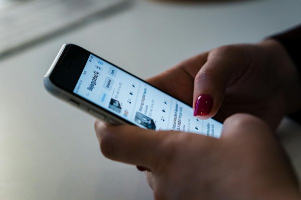 Comment les entreprises peuvent-elles utiliser la technologie pour améliorer la gestion des compétences?