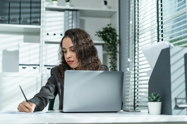 Le logiciel de relation cliente et vente pour développer ses activités